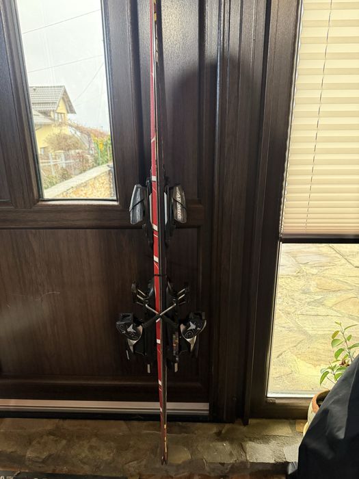 Schiuri Atomic Race, 140 cm