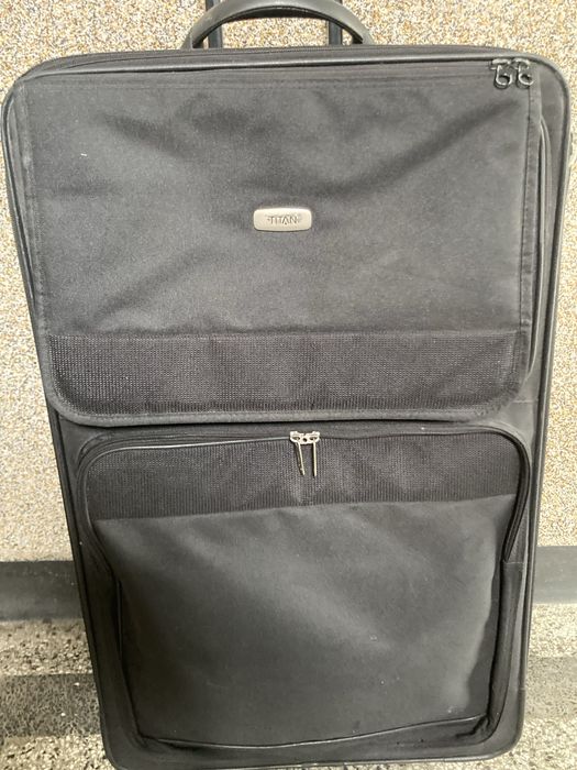 Два пътни тролера Титан