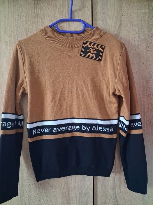 Alessa Xs пуловер