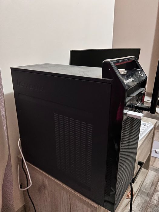 Продавам компютър втора ръка