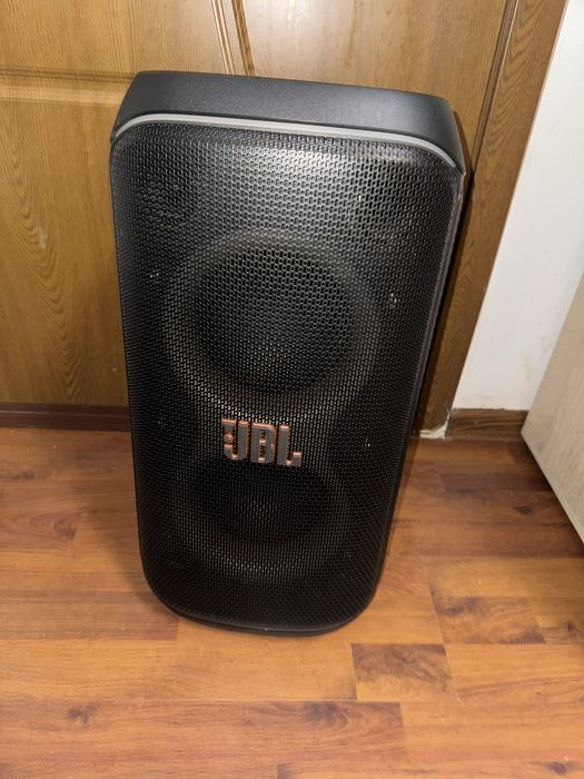 Vand boxa jbl club 120 imbecabila aproape noua fara nici o problema