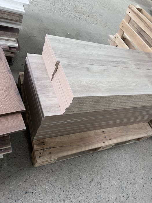 Парта школьная в наличии