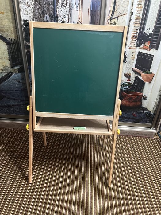 Продается магнитная доска для рисования