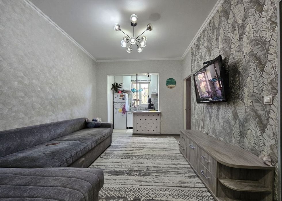 Продаётся квартира на Чиланзаре- 2 квартал,ор-р 163  школа , 2/3/4