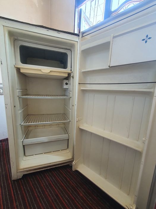 Холодилник Снежинка