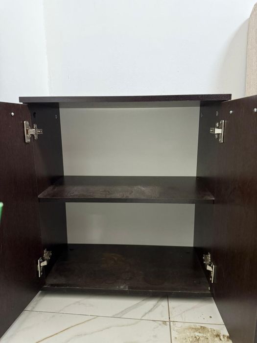 Шкаф для хранения с полкой