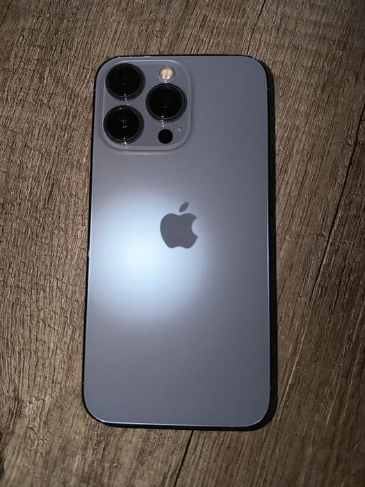 Vând iPhone 13 Pro – 256 GB – Sierra Blue