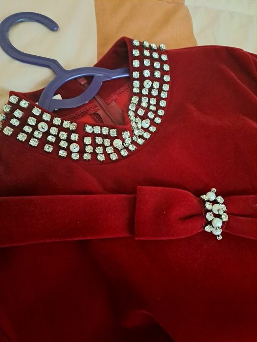 Oqshom libosi ayollar kiyimi