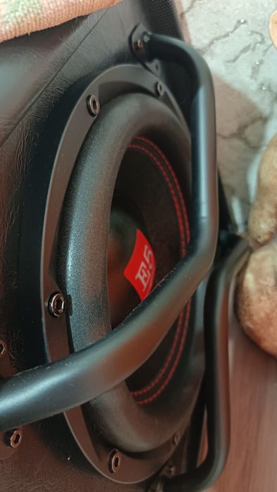 Продам новый саббуфер