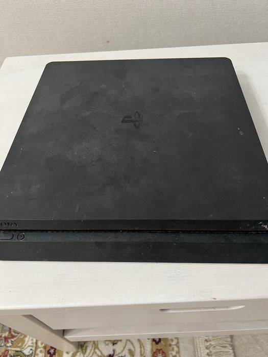 Playstation 4 slim