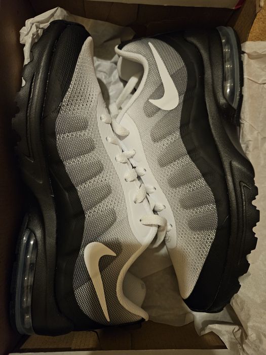 Nike Air Max Invigor Print