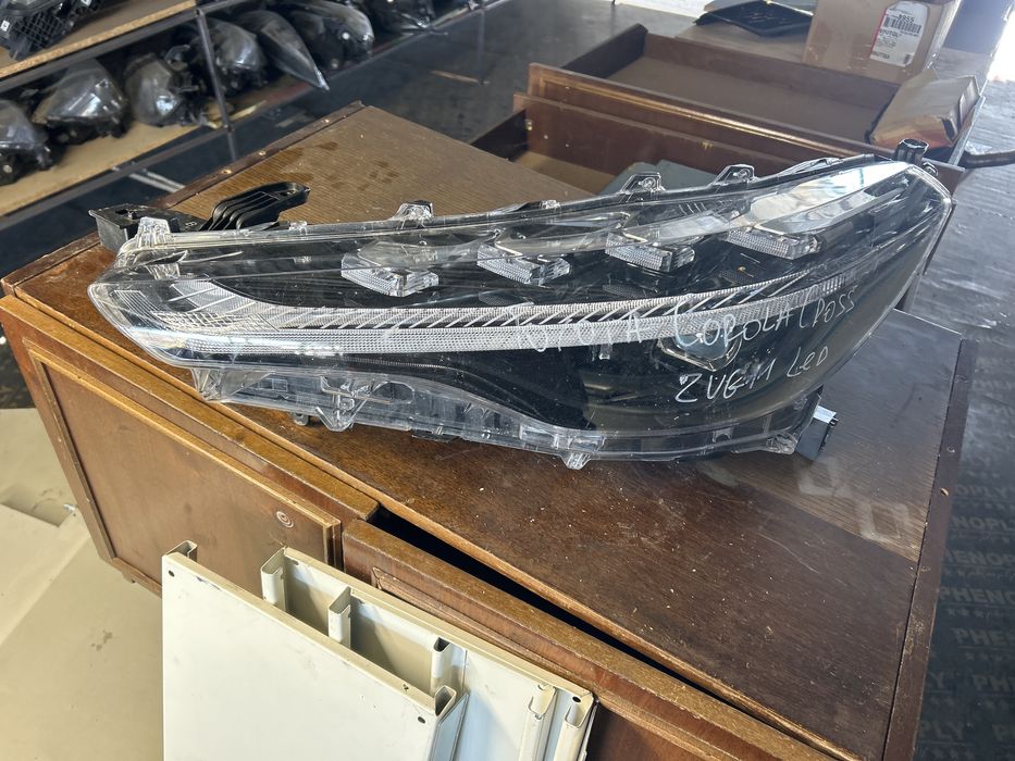 Ляв фар за Toyota corola cross full led