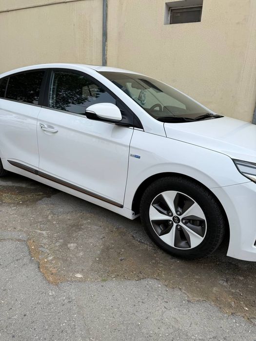 Model Hyundai    prabeg 270 000     dvigateli elektr narxi 9900$