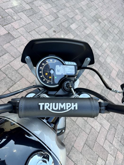 Triumph Scrambler 400X