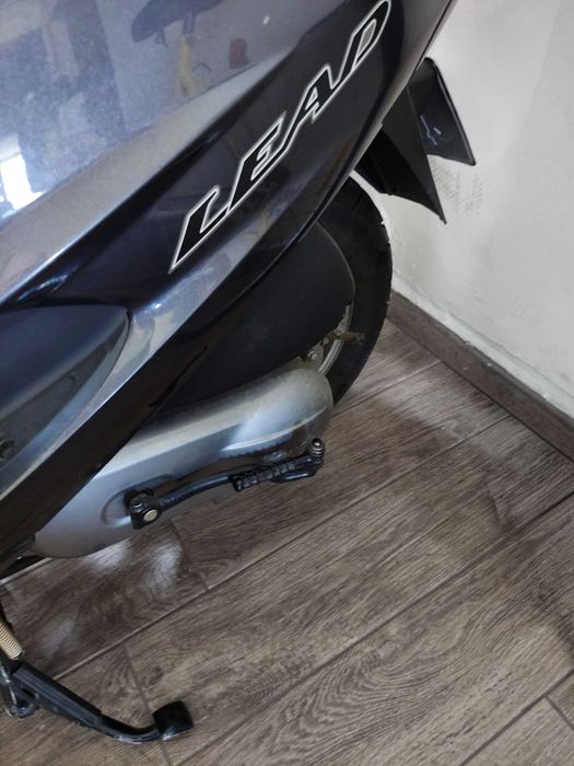 скутер Honda lead 100