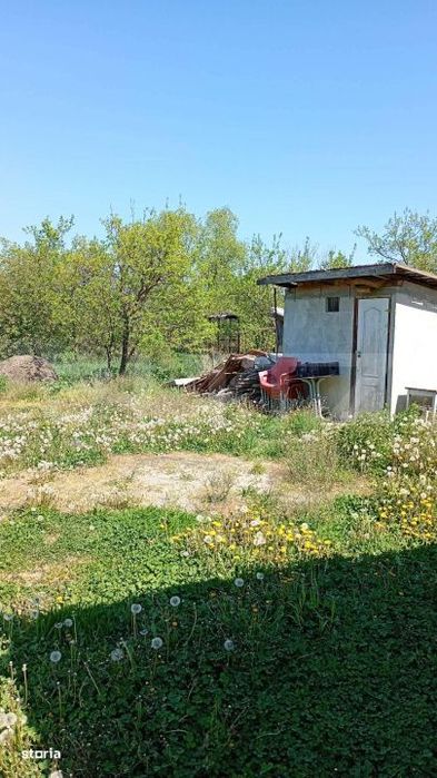 Casa cu teren generos de 1100 mp in Comuna Mica – ideala pentru inve