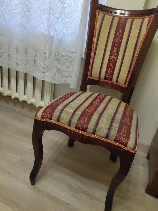 Продаю стулья  4 штучки Б/у