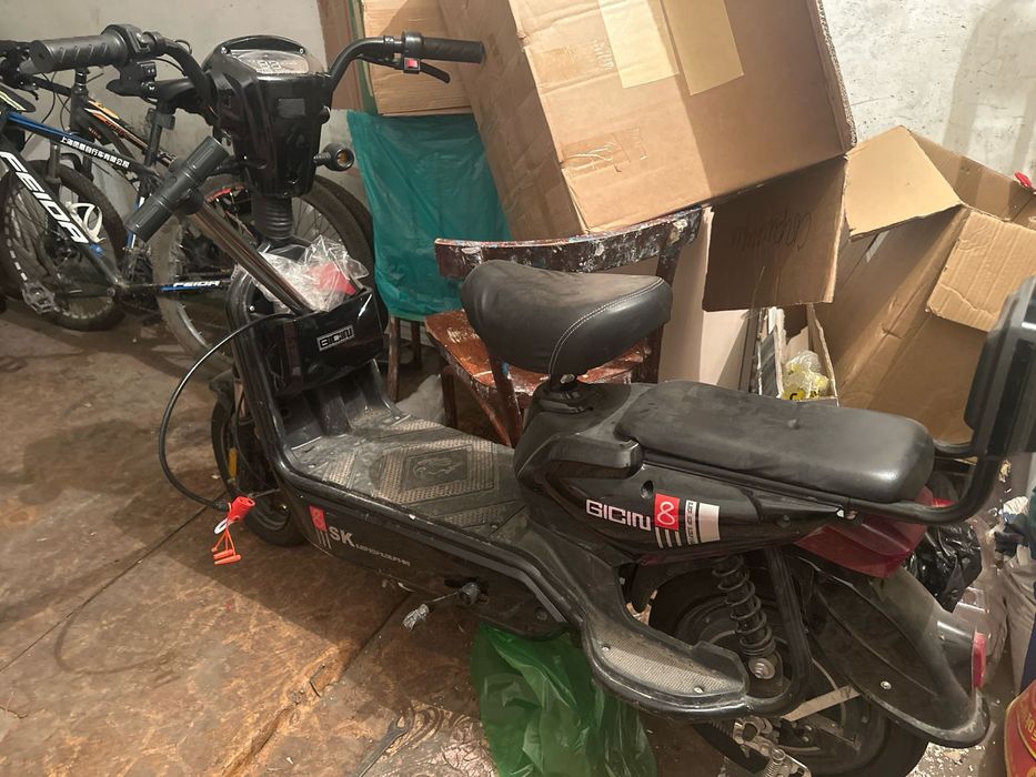 Продам Электроскутер sk8