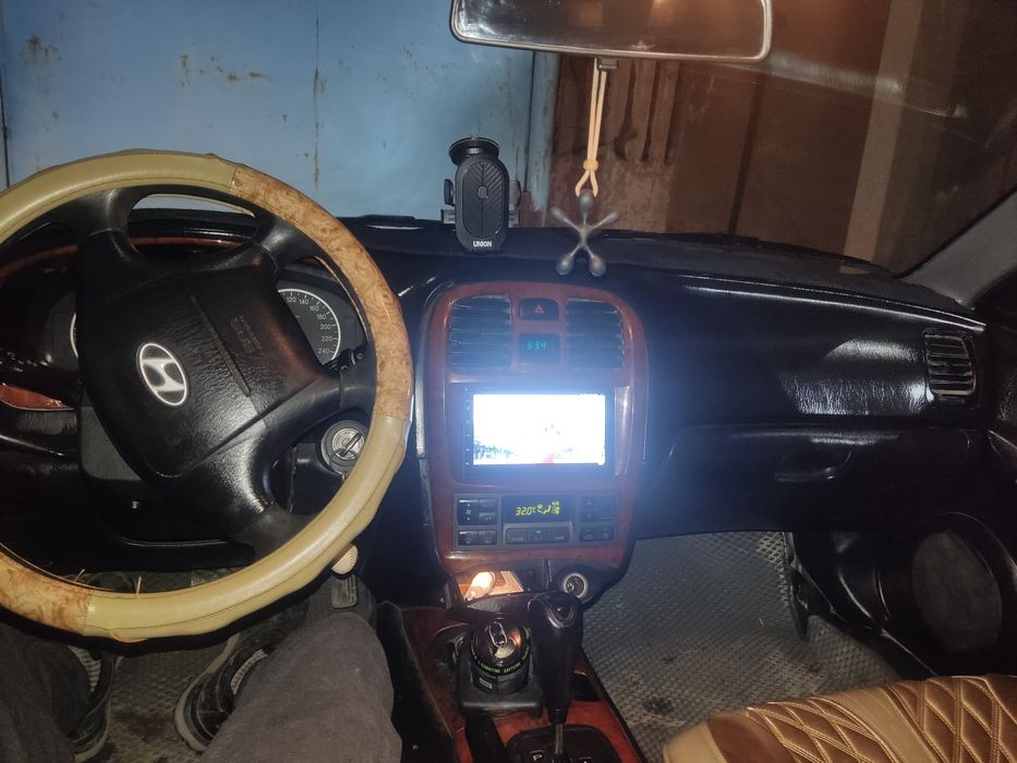 Hundai sonata5 2001год