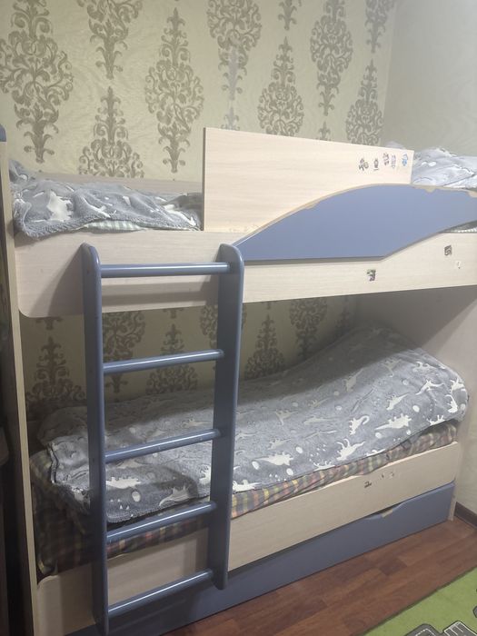 Продам 2 ярусную кровать