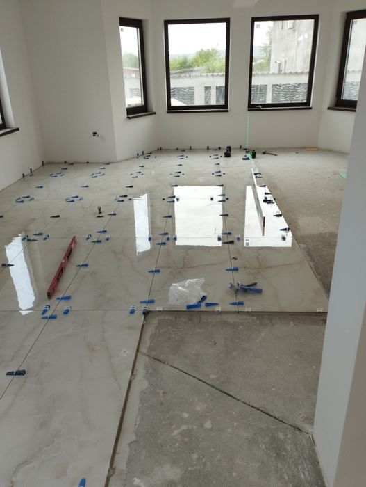 Amenajări interioare și exterioare