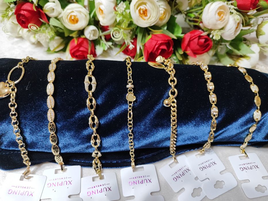 Ayyollar taqinchoqlar