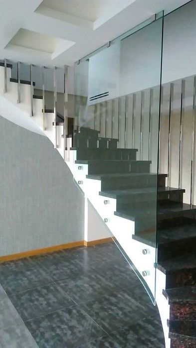 Balustrada de sticla