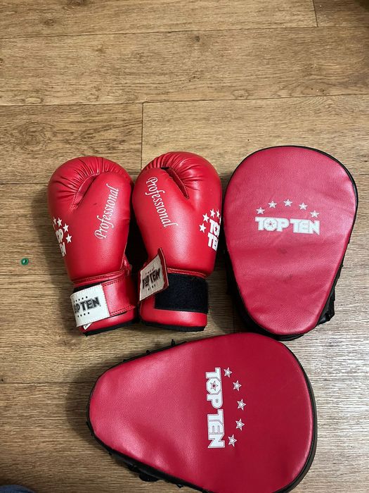 Боксёрские перчатки и лапы