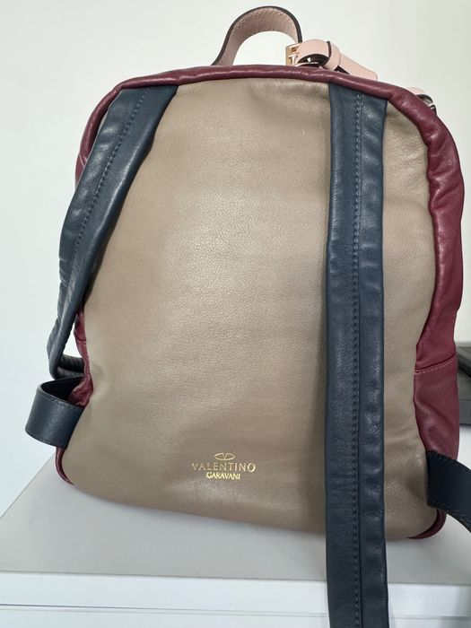 Valentino Garavani - Rockstud 100% естествена кожа раница