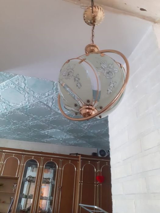 Срочно продам люстру