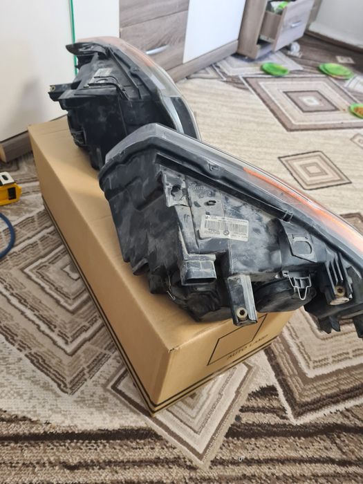 Продам фары на BMW E90