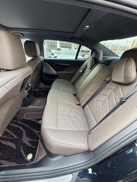 Bmw i5 35L/ 13000km probeg