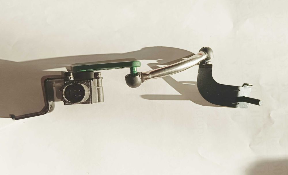 Senzor nivel faruri vw golf 6 passat tiguan sharan audi q3 seat