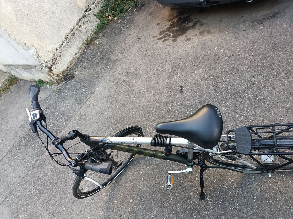 Vând două biciclete