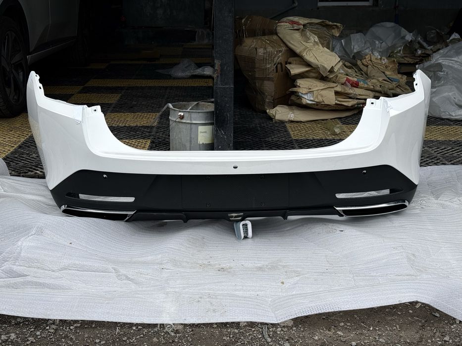 Задний бампер Changan Eado белого цвета