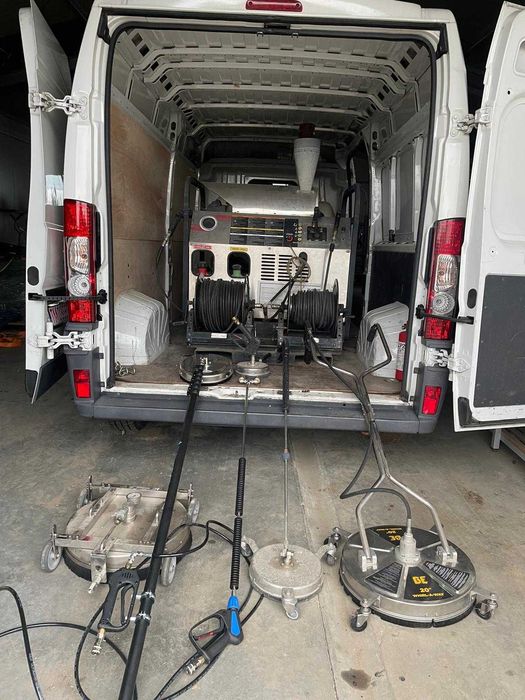 Servicii de curatat pavaje, fatade, acoperisuri, panouri fotovoltaice