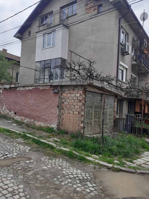 Продавам къща, гр.Перник