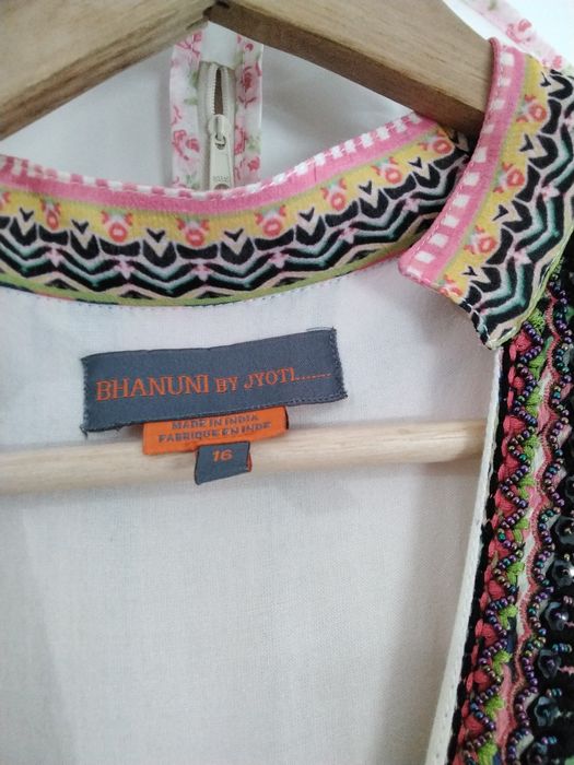 Rochiță superbă  lucrata în India