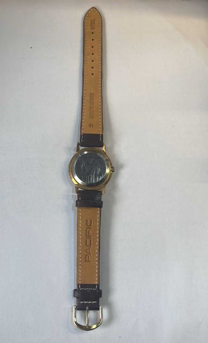 De vanzare un ceas mecanic de mana, Raketa