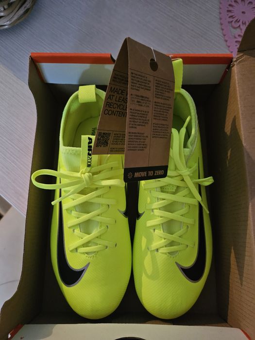 Бутонки найк чисто нови