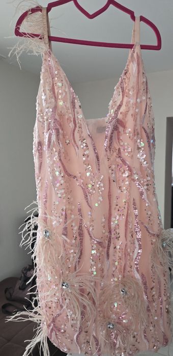 Елегантна розова рокля