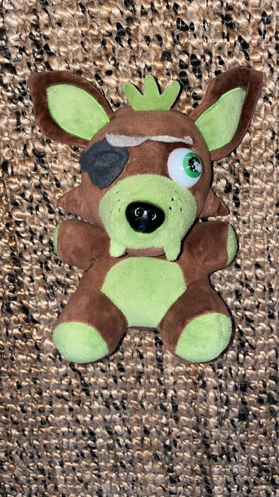 Plus FNAF phantom Foxy
