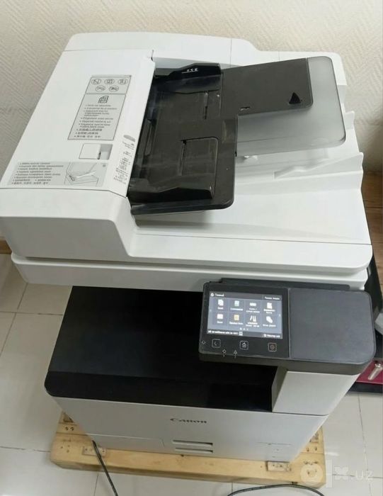 Продаётся бу цветной принтер Canon Image Runner C3125i