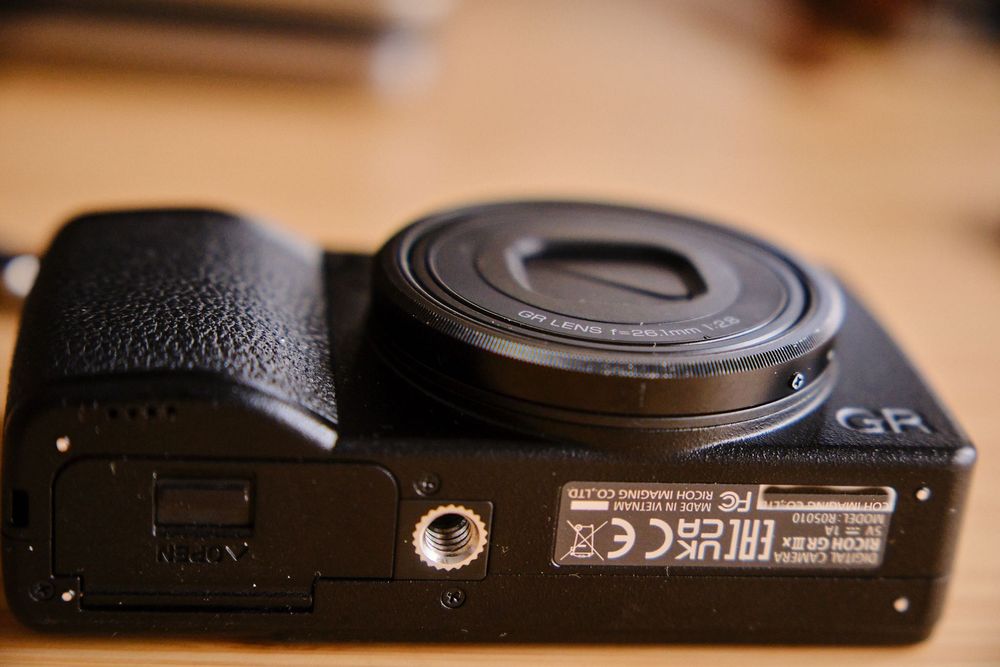 Фотоапарат Ricoh GR IIIx HDF с аксесоари в гаранция до 12.2026