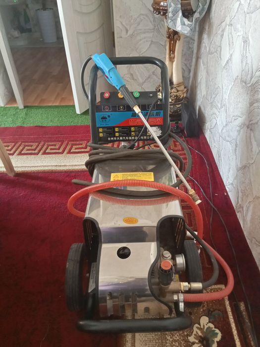 Карчер продаю почти новый