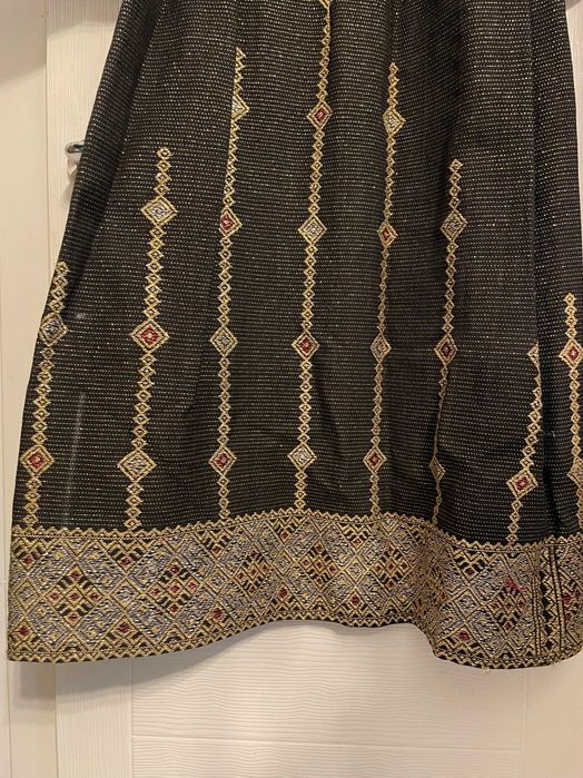 Rochie traditionala romaneasca veche, cusută manual cu fir
