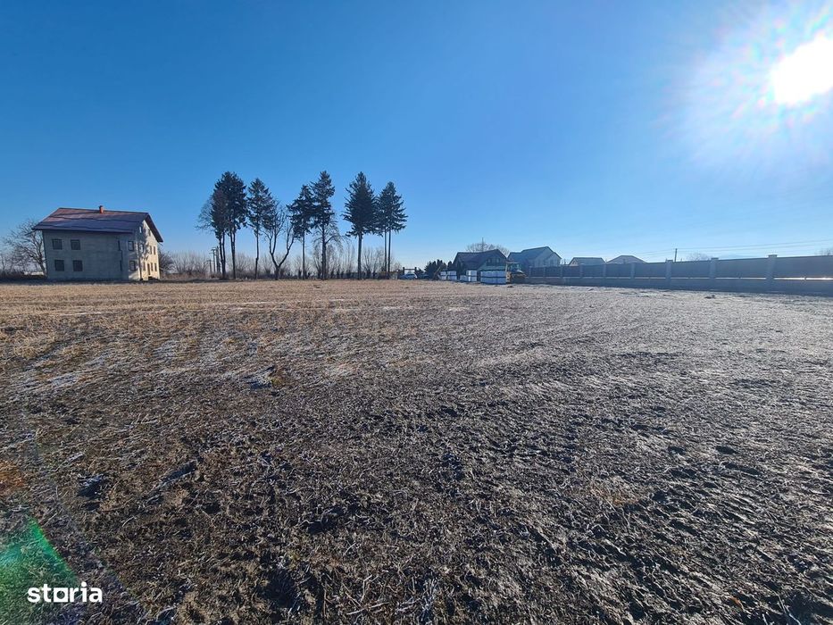 Teren intravilan,ingradit cu utilitati.