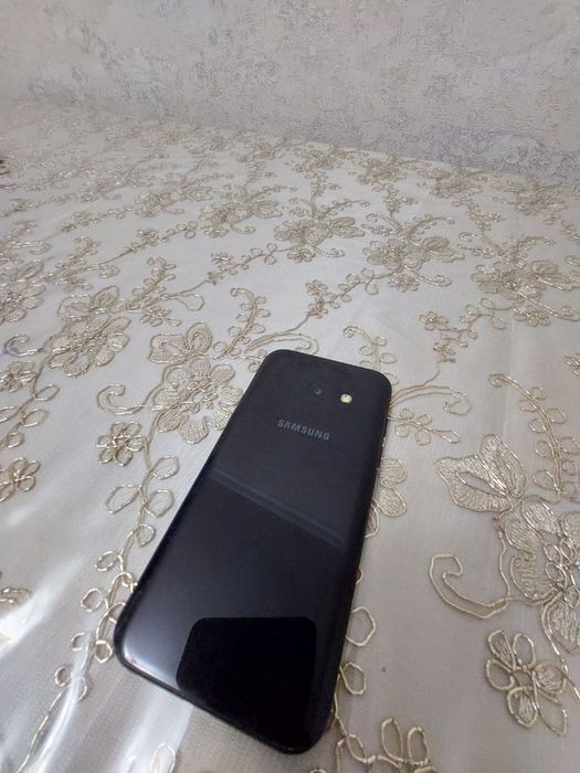 Samsung A3 2017  chotki iwlaydi