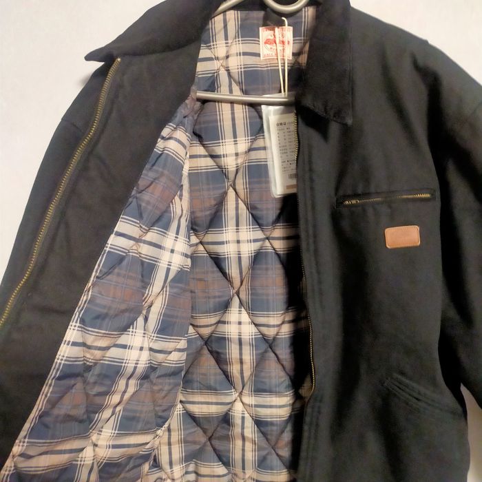 Куртка бренда кархарт