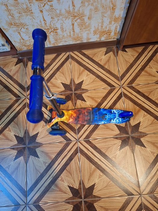 Продам 3-х колёсный самокат